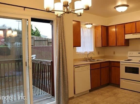 4th image of 2021 C St APT 6