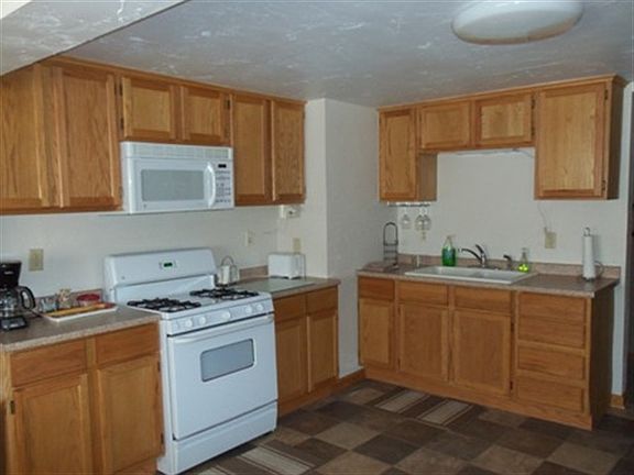 3rd image of 10288 & 10284 N Riverview Dr