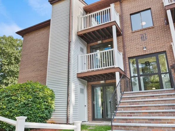 100 Cass Ave #B16, Dracut, MA 01826