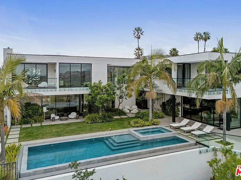 1218 Roberto Ln — Photo 3