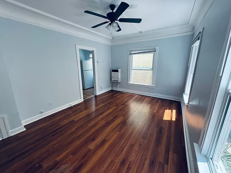 255 S Catalina St — Photo 24