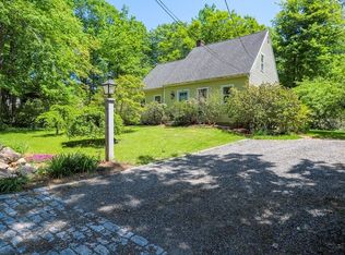 27 Mayo Rd, Hubbardston, MA 01452