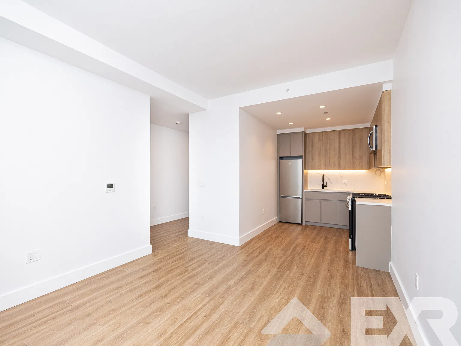 2230 Cropsey Ave — Photo 2