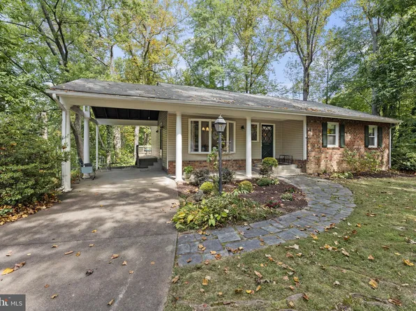 2294 Ensign Ct, Woodbridge, VA 22192