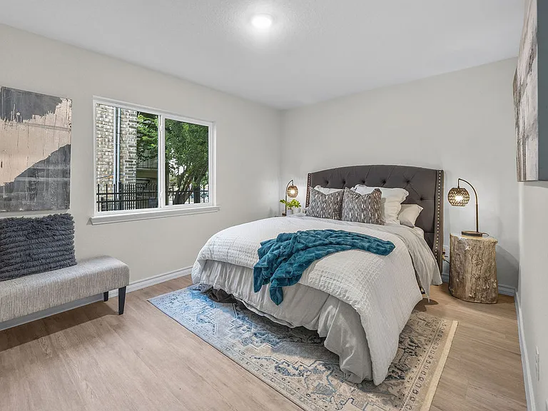 310 W Evergreen St #101 — Photo 8