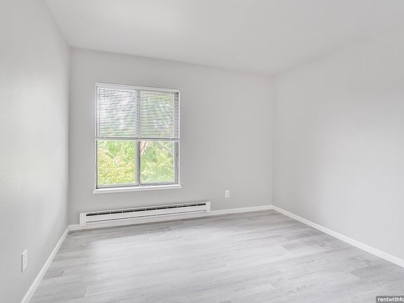 5th image of 100 W Walnut St APT 106