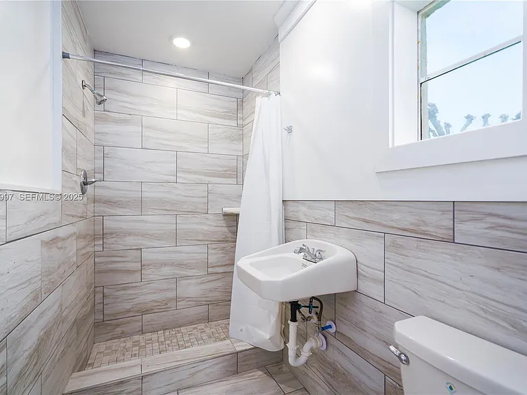 17784 Front Beach Rd #16 — Photo 6