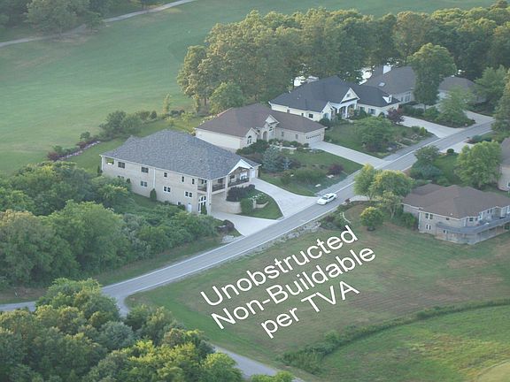 2nd image of 121 Cayuga Dr