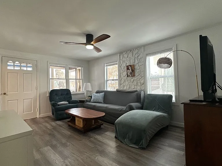 11 Cordially Colony — Photo 7