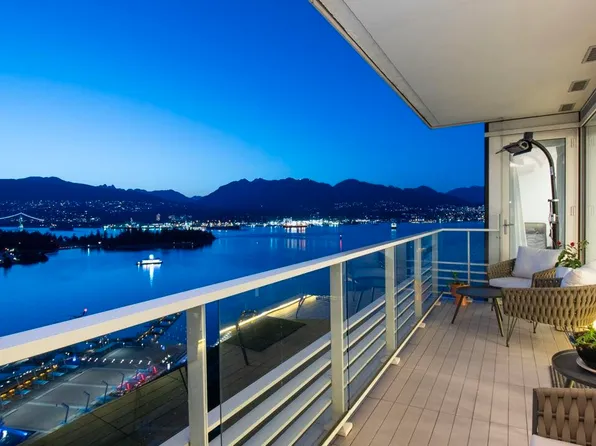 1011 Cordova St W #2908, Vancouver, BC V6C 0B2