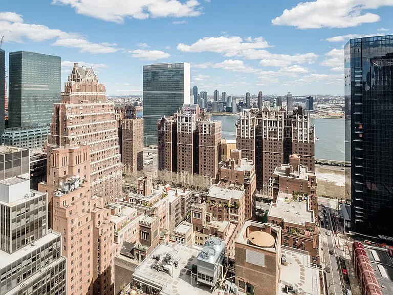 300 E 39th St #15C — Photo 35