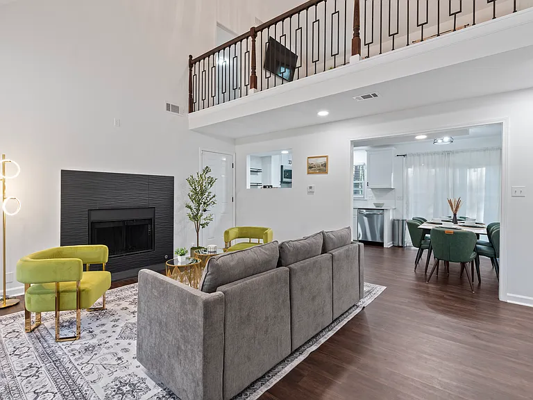 4124 Gregory Manor Cir SW — Photo 4
