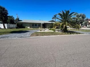 1910 Bayshore Dr, Belleair Beach, FL 33786