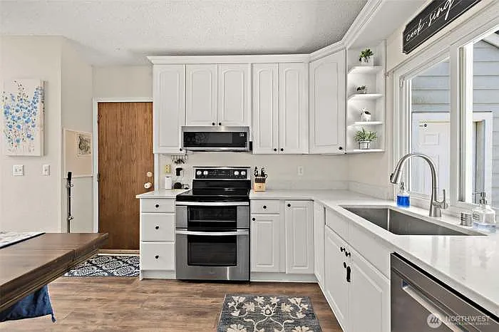 3 bed, 1.5 bath, 1180 sqft, $3,450 — Photo 4