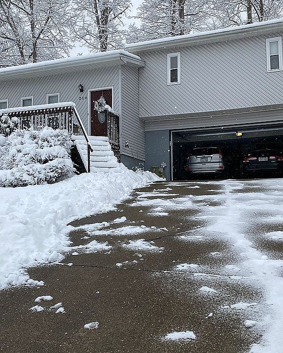 2nd image of 204 Elm St