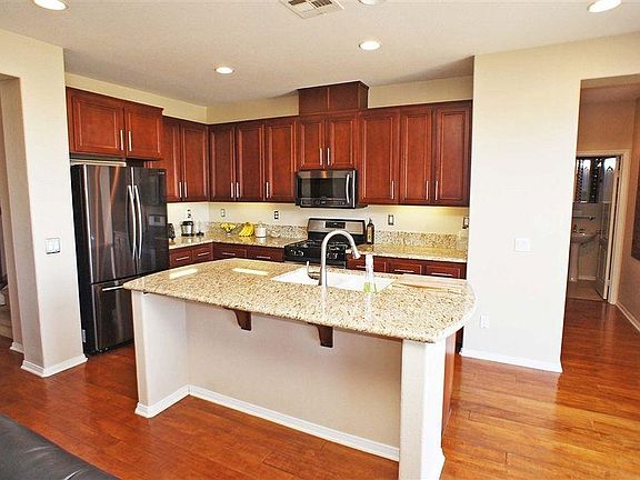 3rd image of 7778 Highwood Ave
