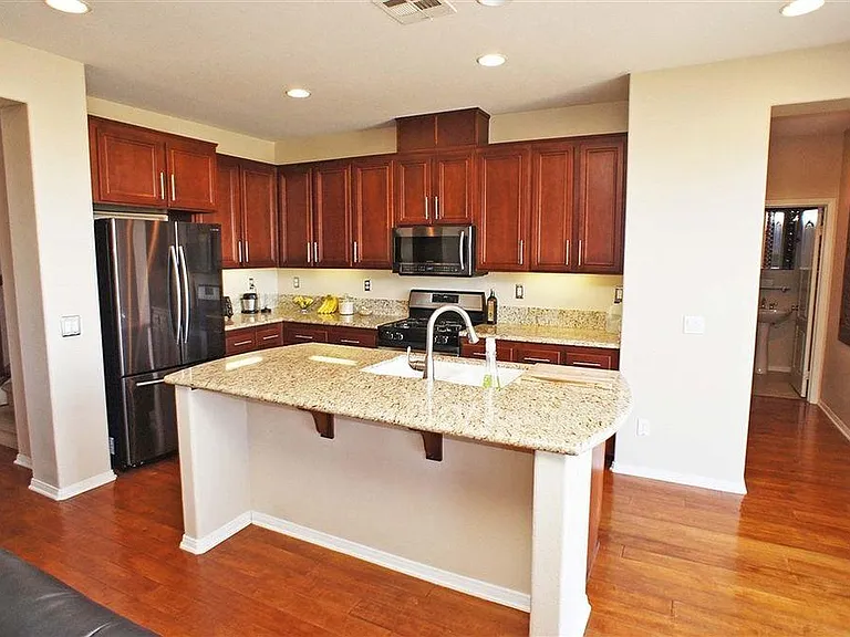 7778 Highwood Ave — Photo 3