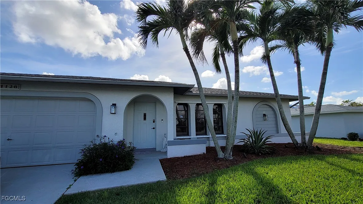 3 bed, 2.0 bath, 1451 sqft, $6,000 — Photo 1