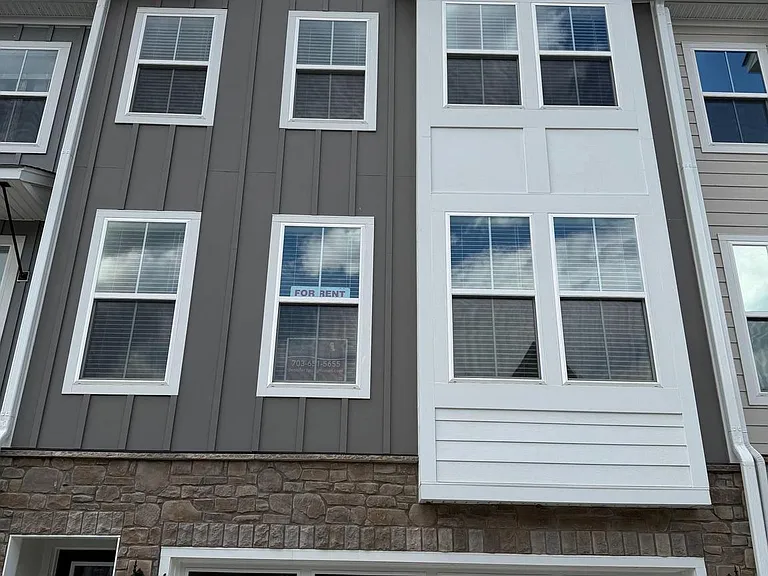 4105 Bolton Ct — Photo 2