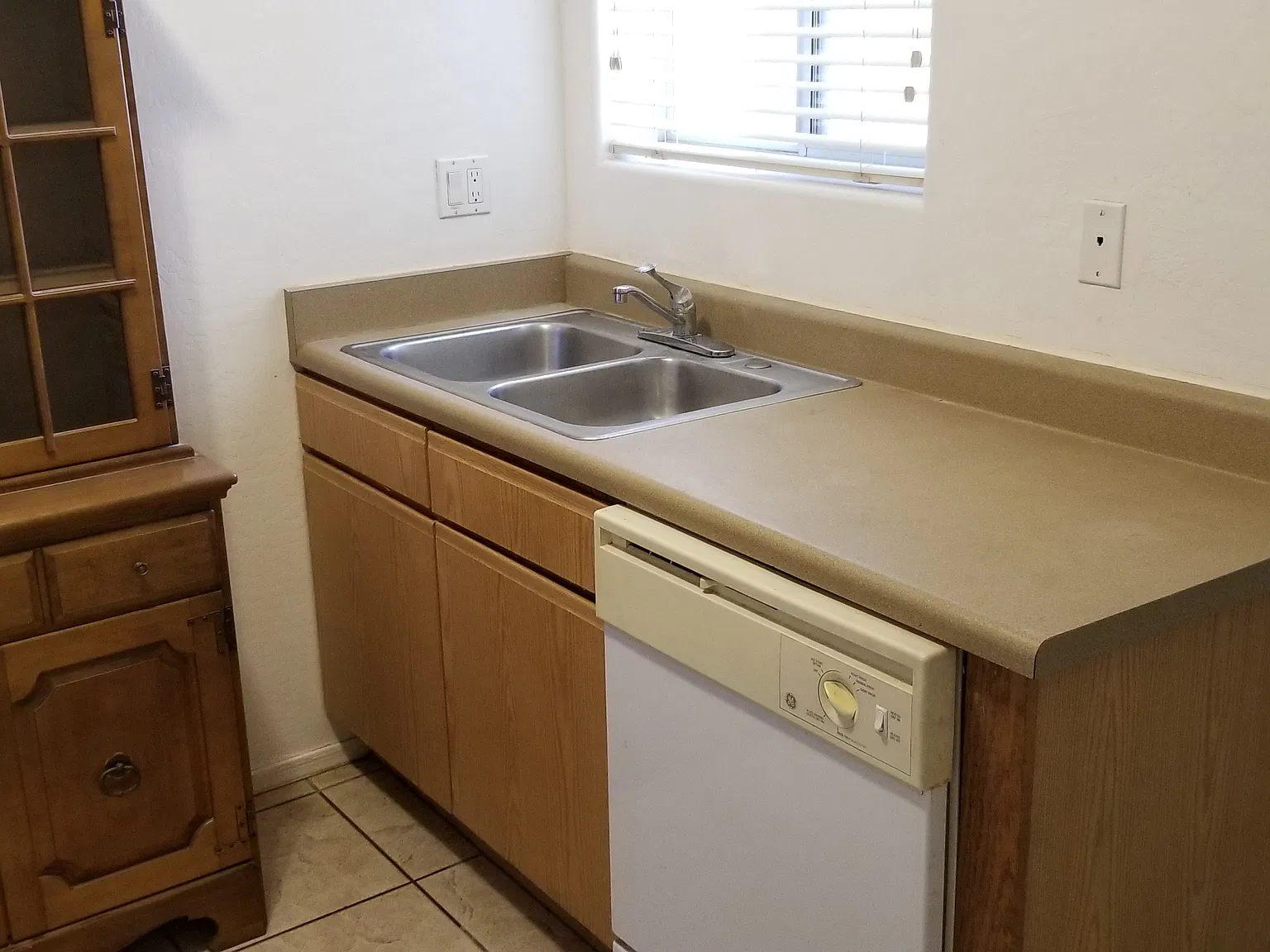 2 bed, 700 sqft, $1,295 — Photo 4