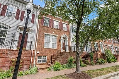 1st image of 114 Cameron Station Blvd #1
