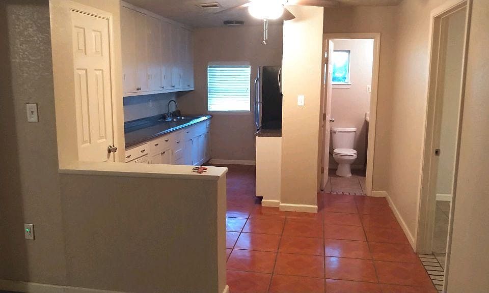 1st image of 20580 Oak Hill St