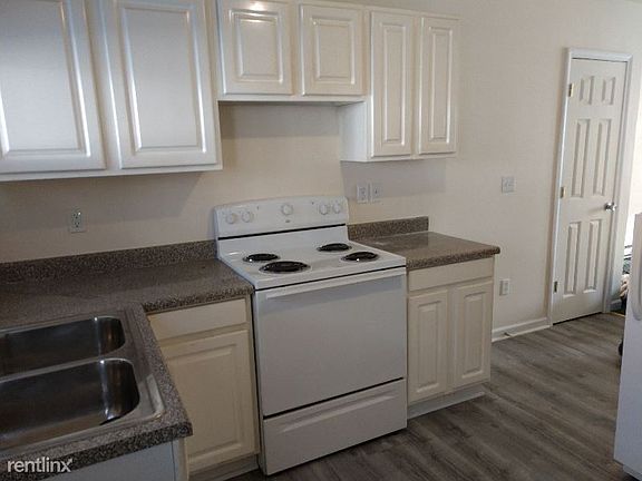 5th image of 164 Maple Ave APT 1B