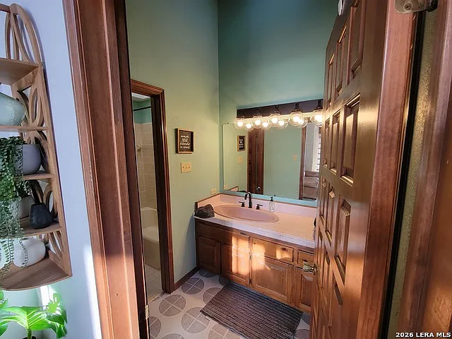 2059 Glenn Dr — Photo 4