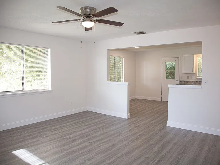 2445 Thomasson Dr — Photo 34
