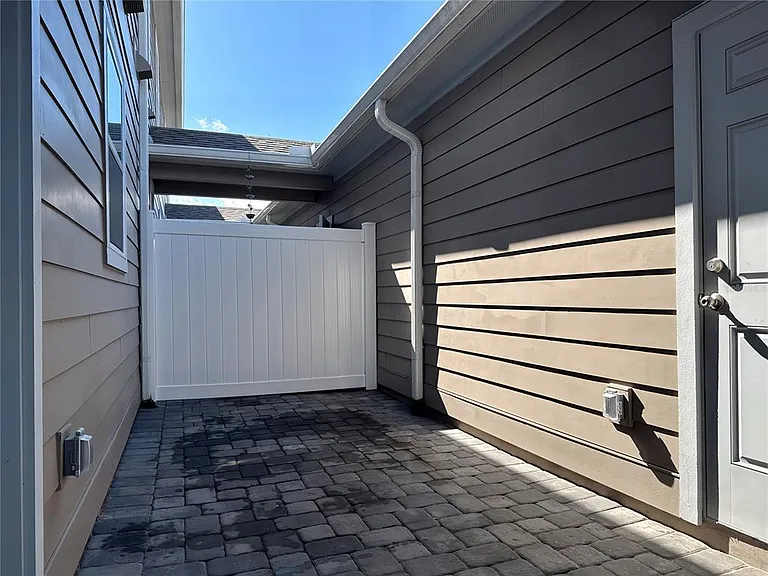 2962 Voyager Ave — Photo 24