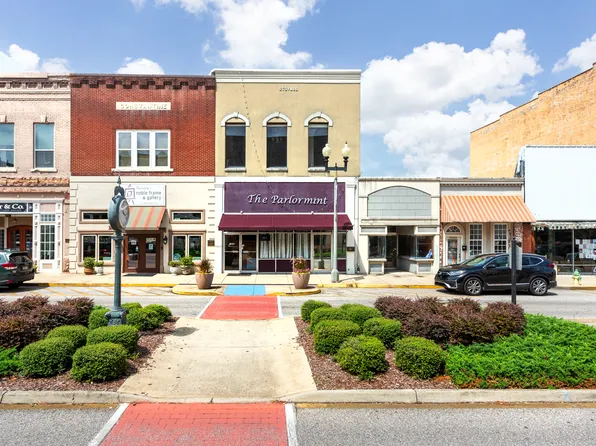 1016 Noble St #A, Anniston, AL 36201