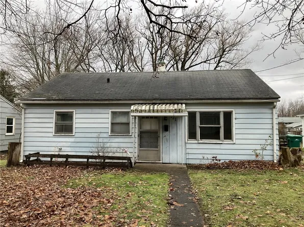 121 Lyman St, Brockport, NY 14420