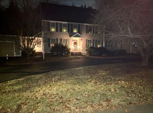 6 Riversedge Dr, Salem, NH 03079