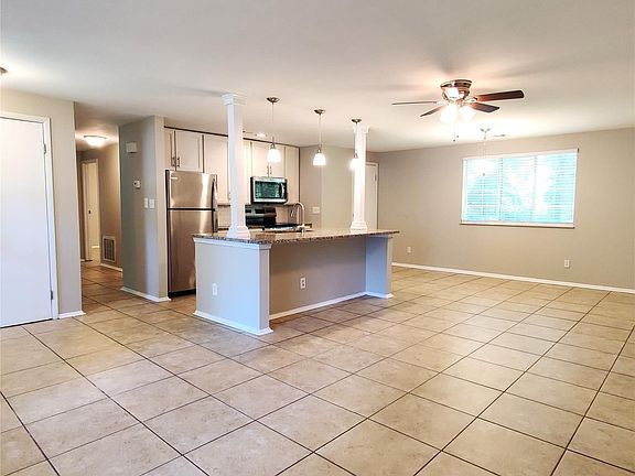 2nd image of 8212 Ivy Hollow Dr