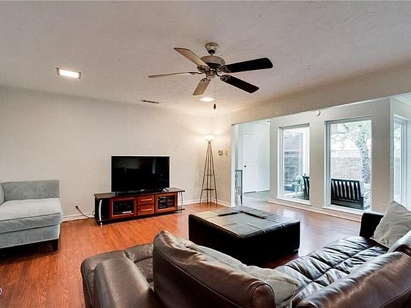 2nd image of 808 Saint Paul Ct