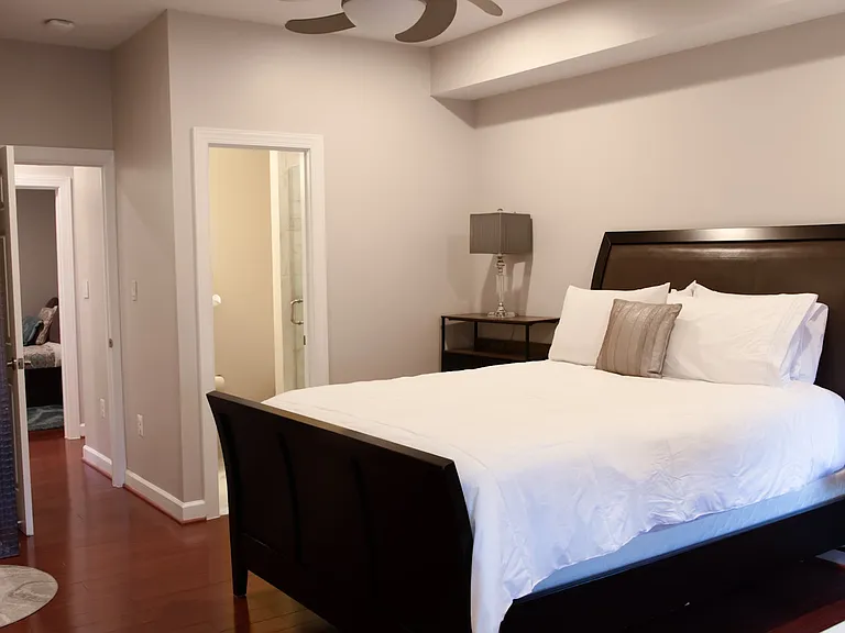 Primary Room - Queen Bed