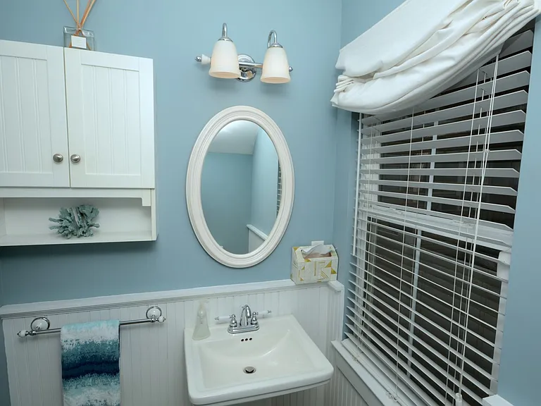 4116 Pretty Lake Ave — Photo 37