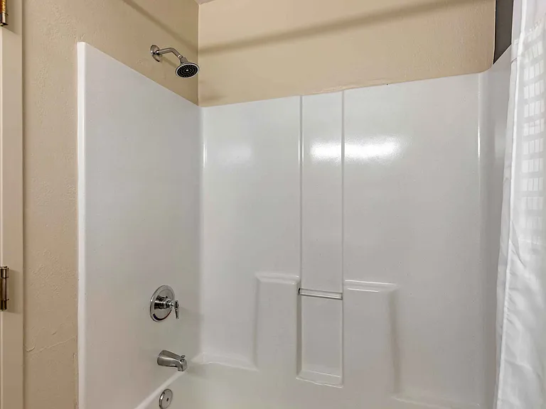Studio Suite - 1 Queen Bed