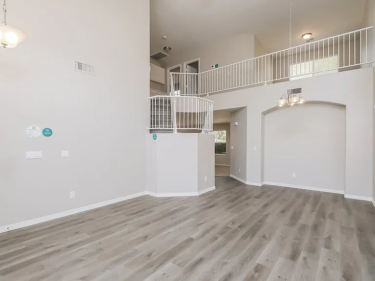 1036 W Olive Ave — Photo 4