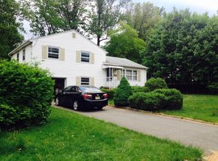 29 Cobblewood Rd, Livingston, NJ 07039