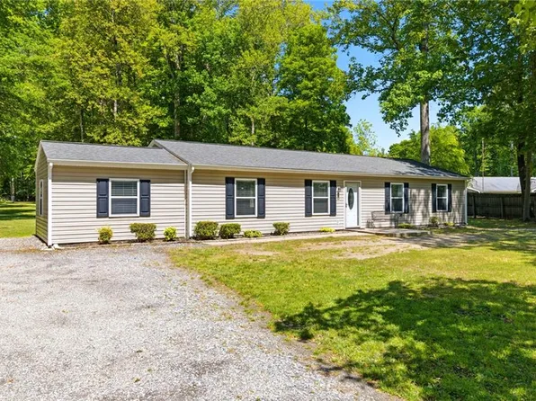 6571 Lake View Dr, Gloucester, VA 23061