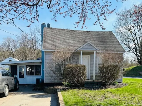 330 Fry St NW, Comstock Park, MI 49321