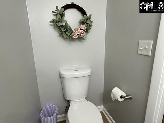 5th image of 301 Harbor Heights Dr APT 23B
