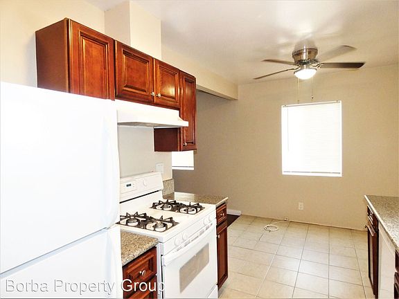 3rd image of 1432 Plaza Del Amo #3