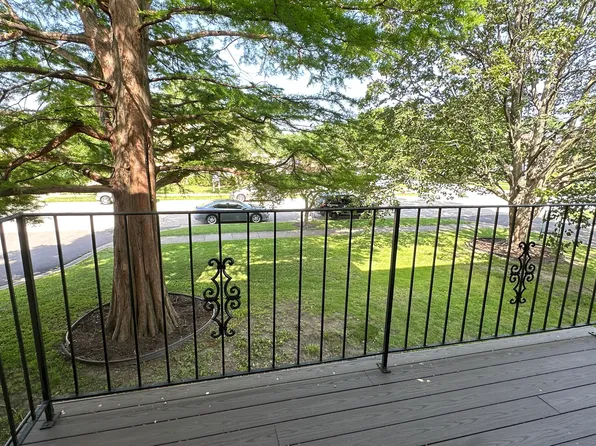 318 N Salem Ave #1, Arlington Heights, IL 60005