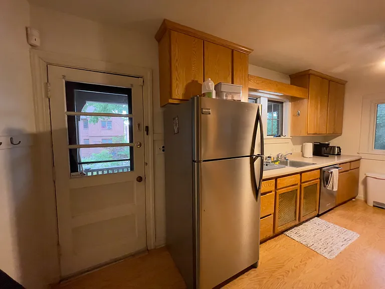 2226 Kendall Ave — Photo 21