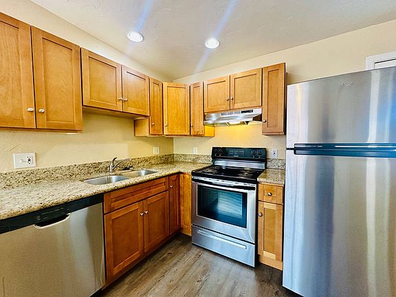 4th image of 3805 E 5th St #5TH3805-13