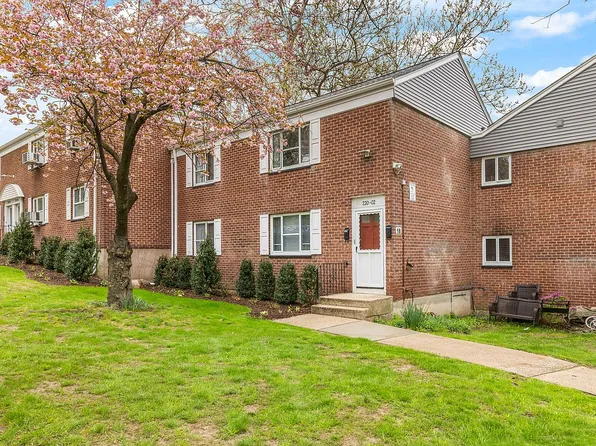 220-02 Stronghurst Ave #L, Queens Village, NY 11427