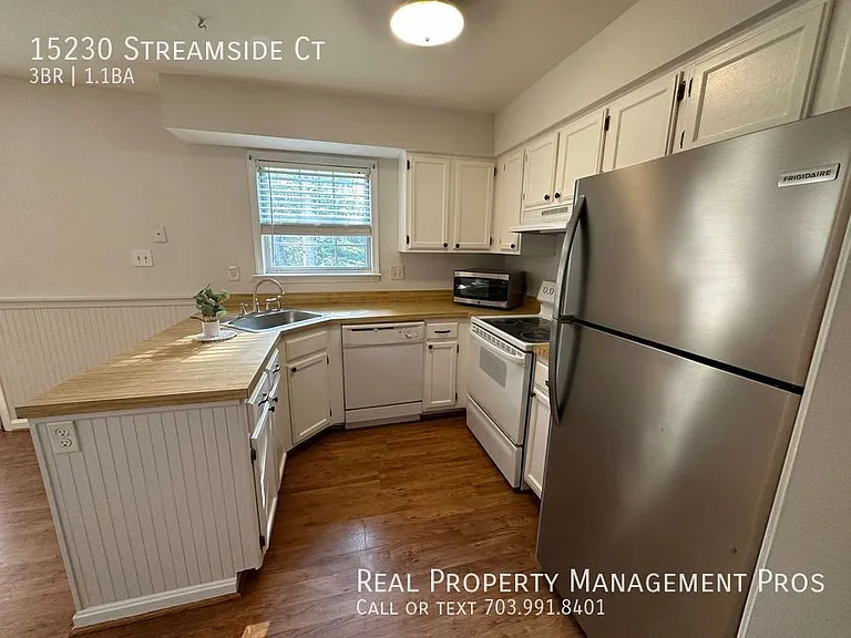 15230 Streamside Ct — Photo 8