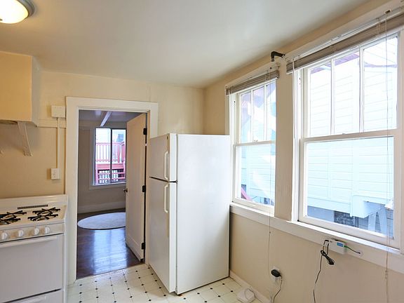 4th image of 757 Douglass St